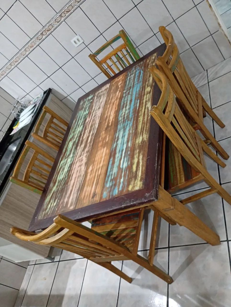 Vende-se uma mesa com 06 cadeiras $800.00 - Foto 2