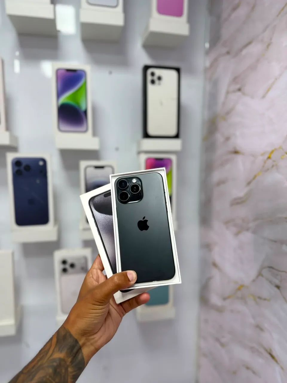 iPhone 15 Pro Max - 256GB  - Foto 3