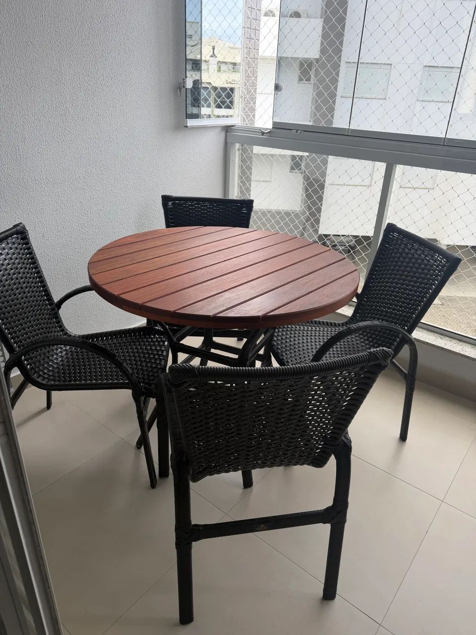 Mesa de sacada super nova nem um ano de uso