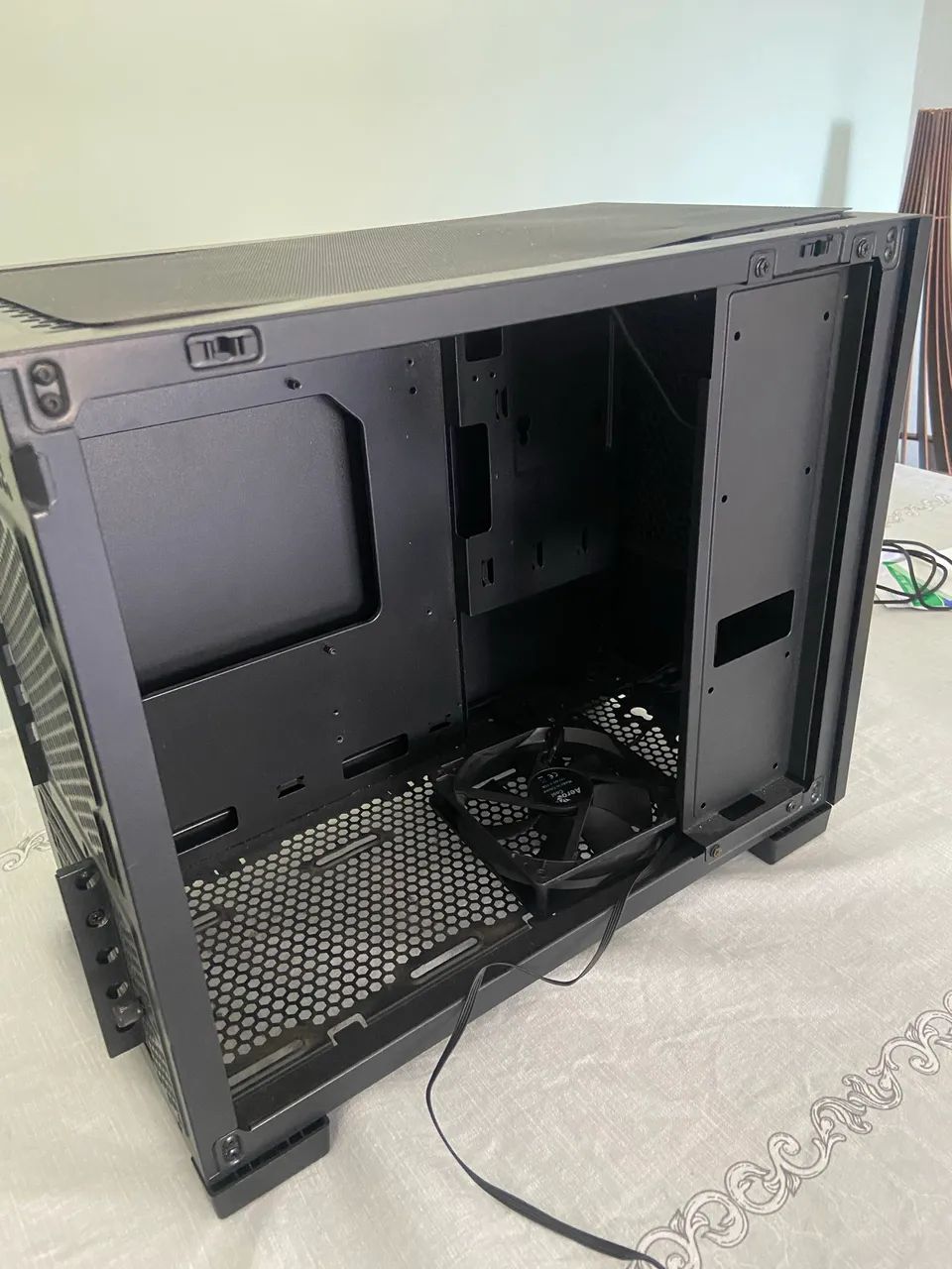 Gabinete Gamer Mid-Tower - Foto 2
