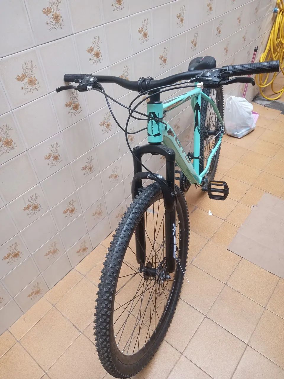 Bicicleta, menos de 2 meses de comprada. - Foto 2