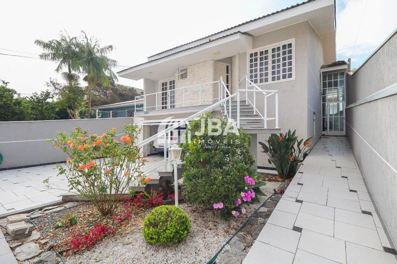 CASA AMPLA, CONSERVADA - SUB-SOLO E EDÍCULA - Foto 4