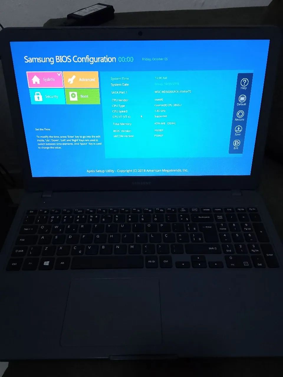 Vendo esse Notebook Samsung 