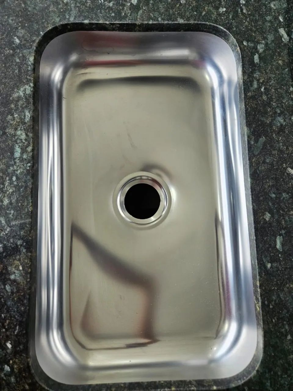 Pia Verde Ubatuba granito 1,50cm com cuba inox - Foto 2