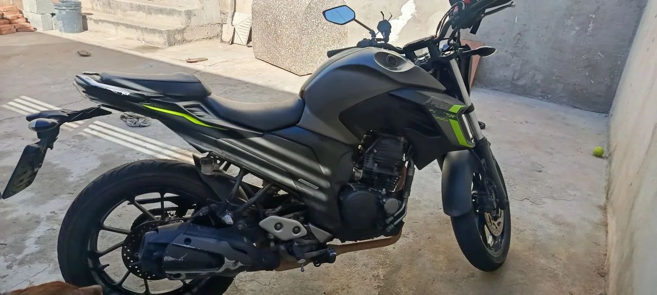 Fz25  - Foto 2