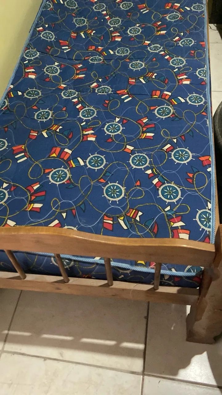 Cama de solteiro em madeira maciça  - Foto 2