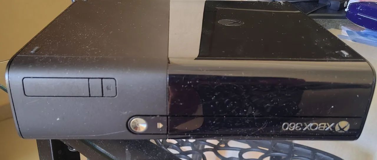 Vendo XBOX 360 Slim 