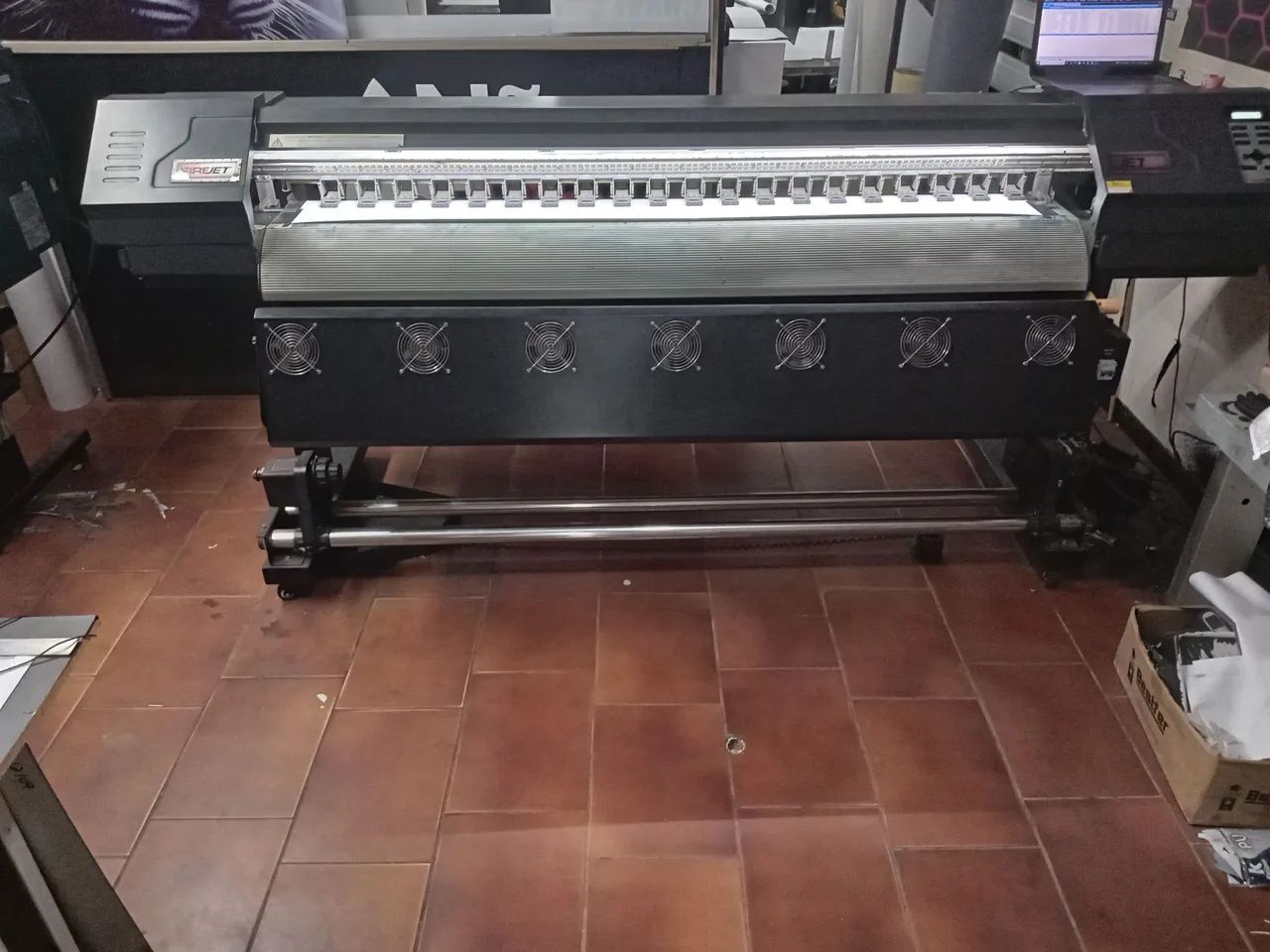 Vendo URGENTE Plotter para impressão de LONAS e ADESIVOS VINIL - Foto 3