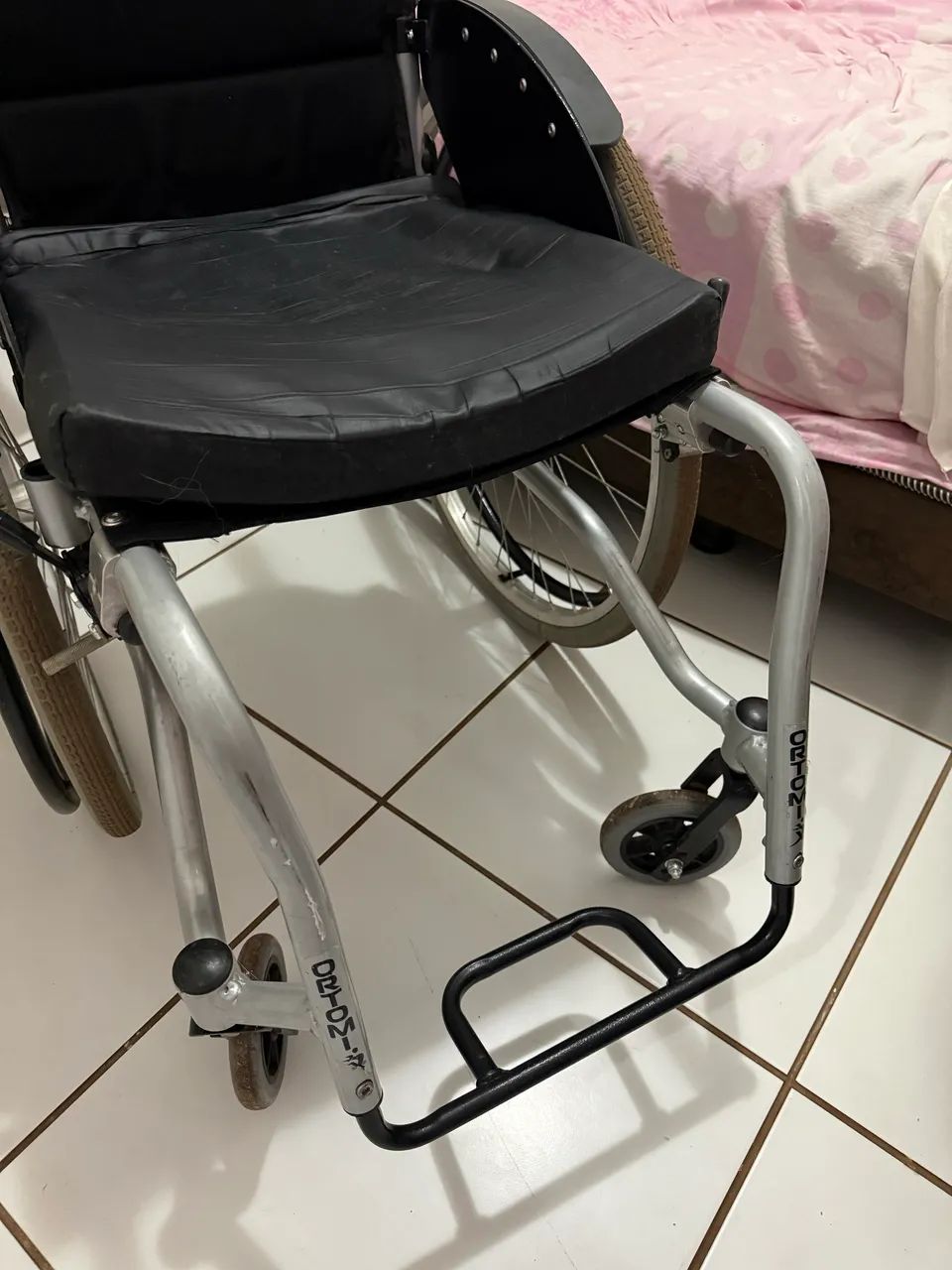 Cadeira de rodas monobloco  - Foto 4
