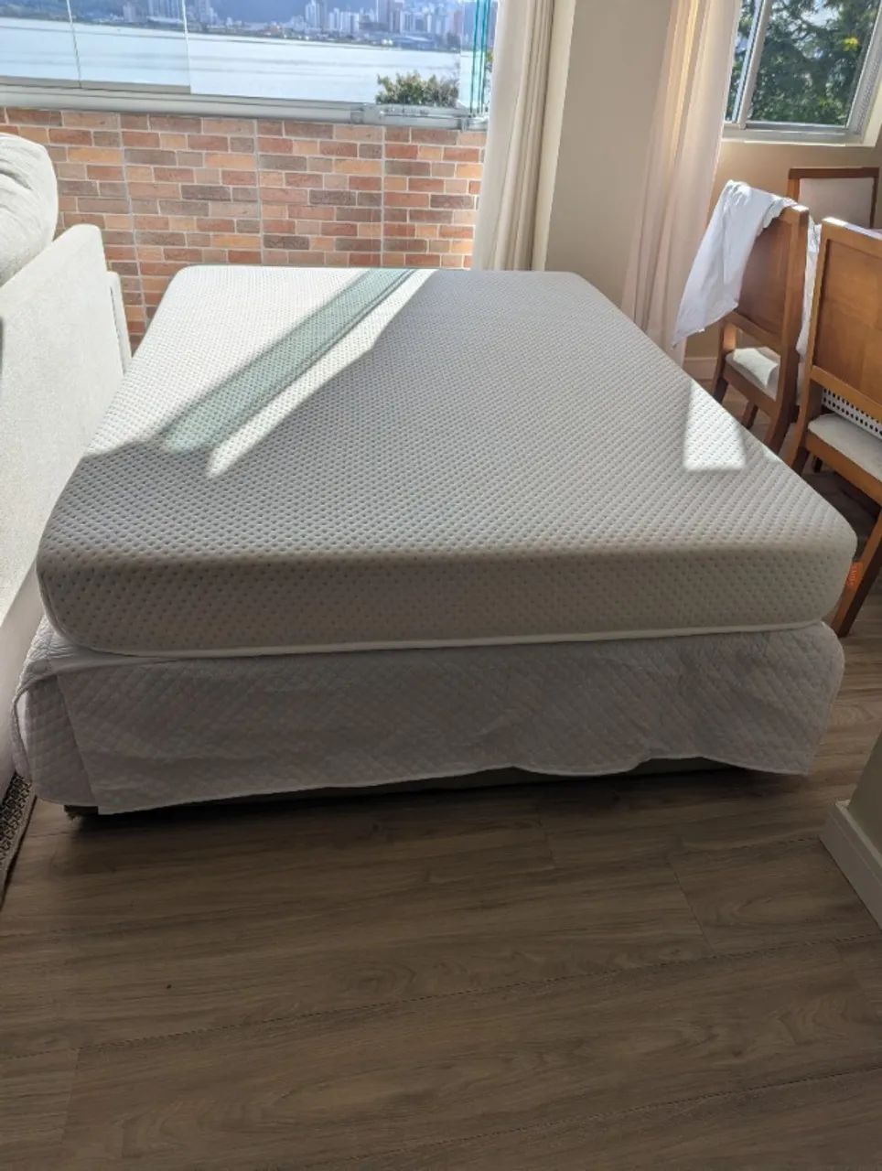 Colchão casal + cama box baú
