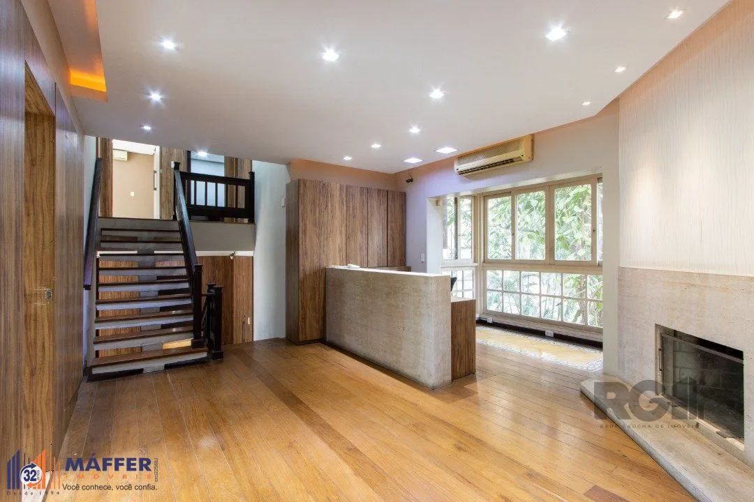 Excelente casa comercial com aproximadamente 300m² de área construída
