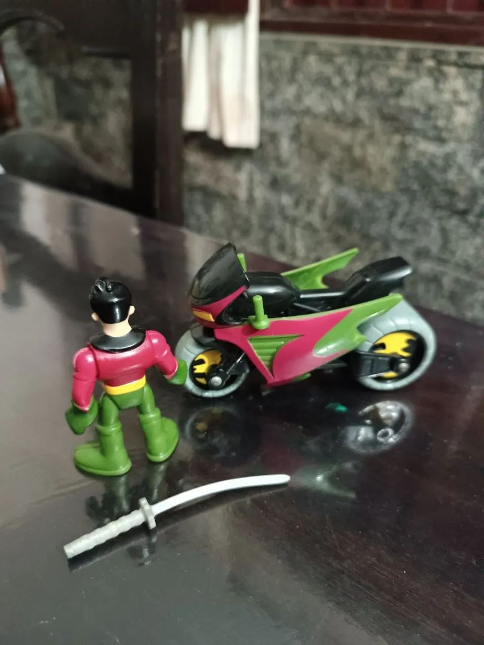 Imaginext DC Super Friends - Robin + Moto + Espada Extra - Foto 2