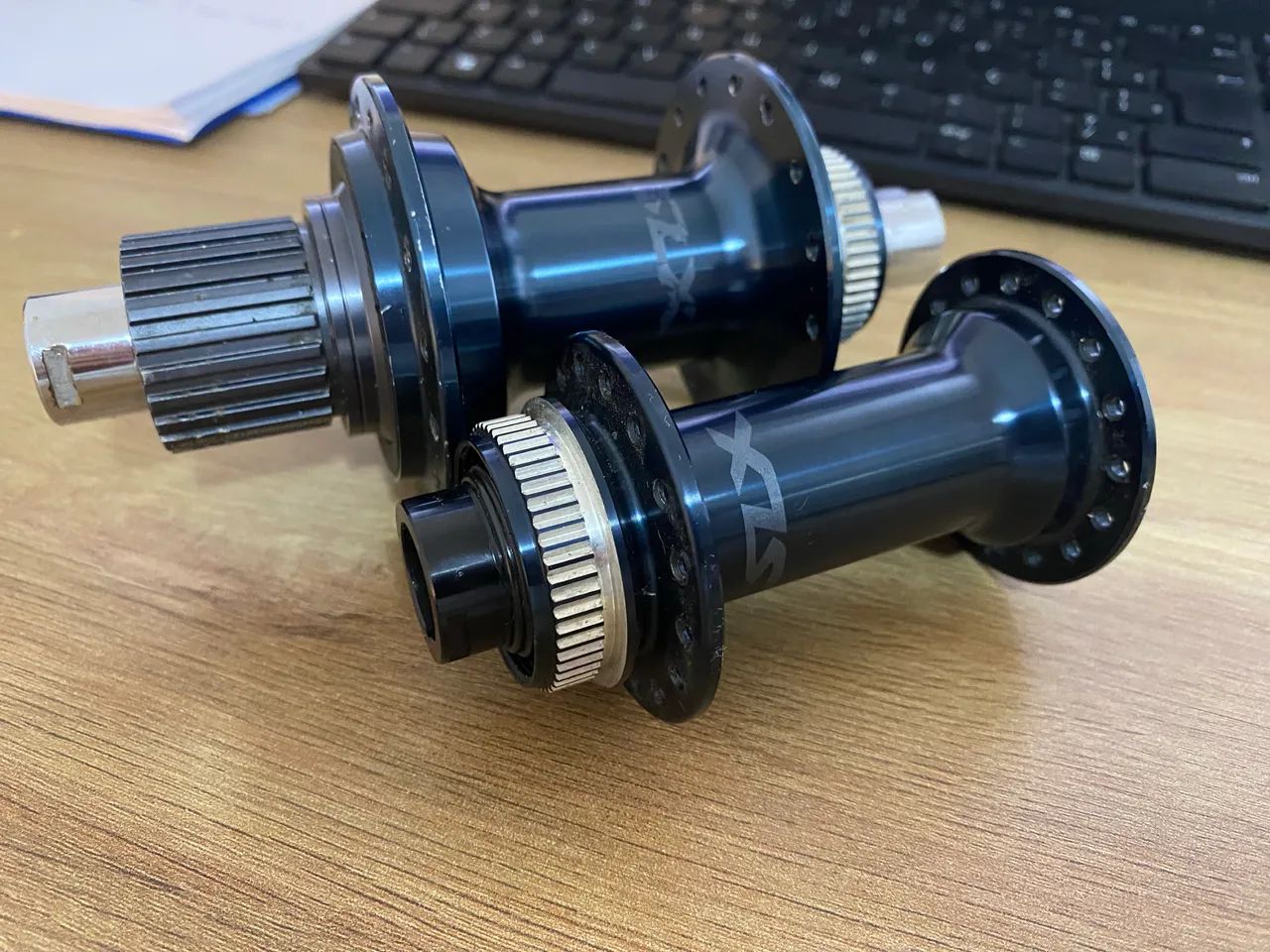 Par Cubos Shimano SLX M7110-B Boost