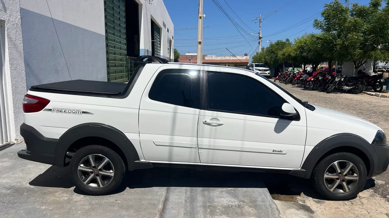 Fiat Strada Freedom 1.4 Flex 8V CD 2019 - Foto 3