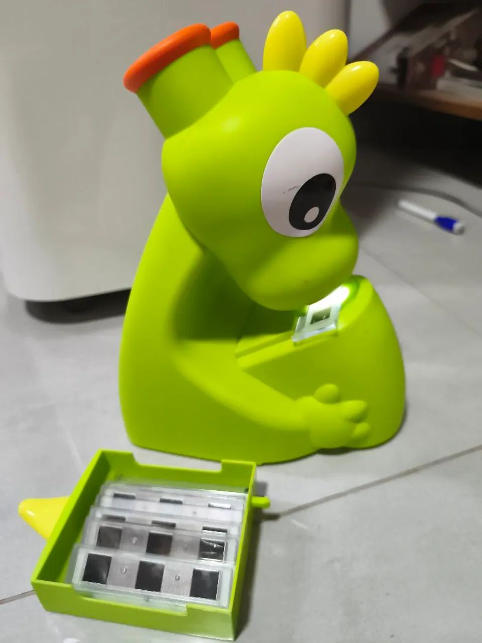 Microscópio Dino ciência 4+ 
