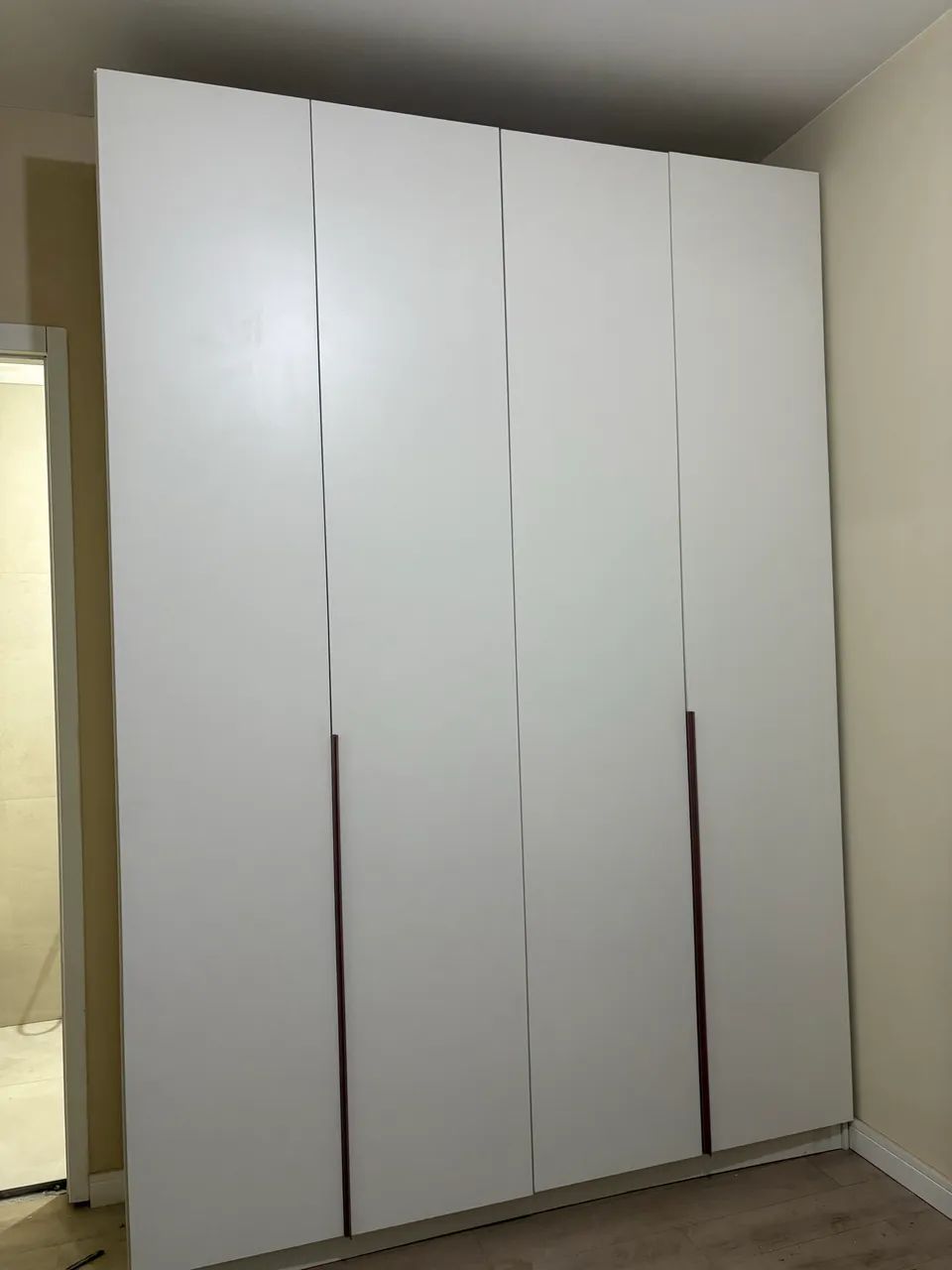 VENDO GUARDA-ROUPA