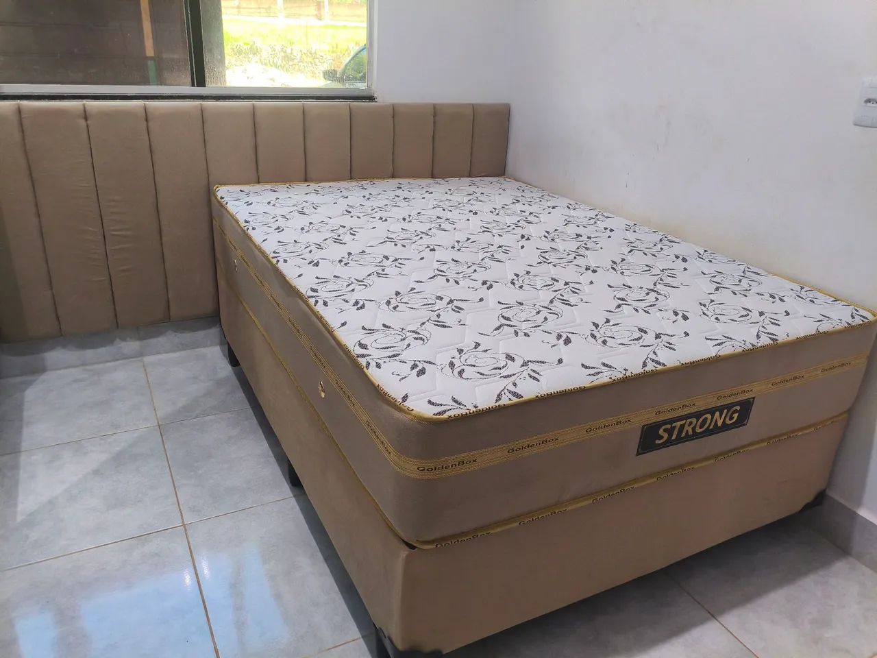 Cama casal com colchão espuma d 65 resistente a peso