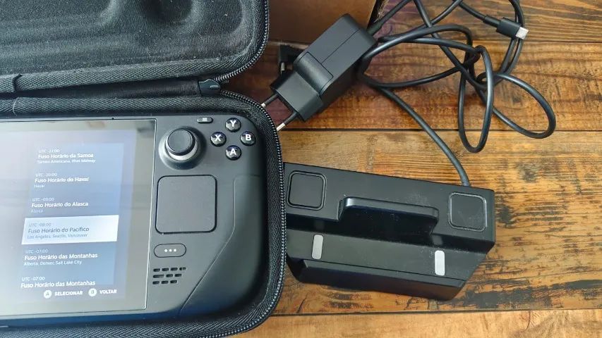 Steam deck LCD 1tb com dock, caixa, case, grip e carregador - Foto 2