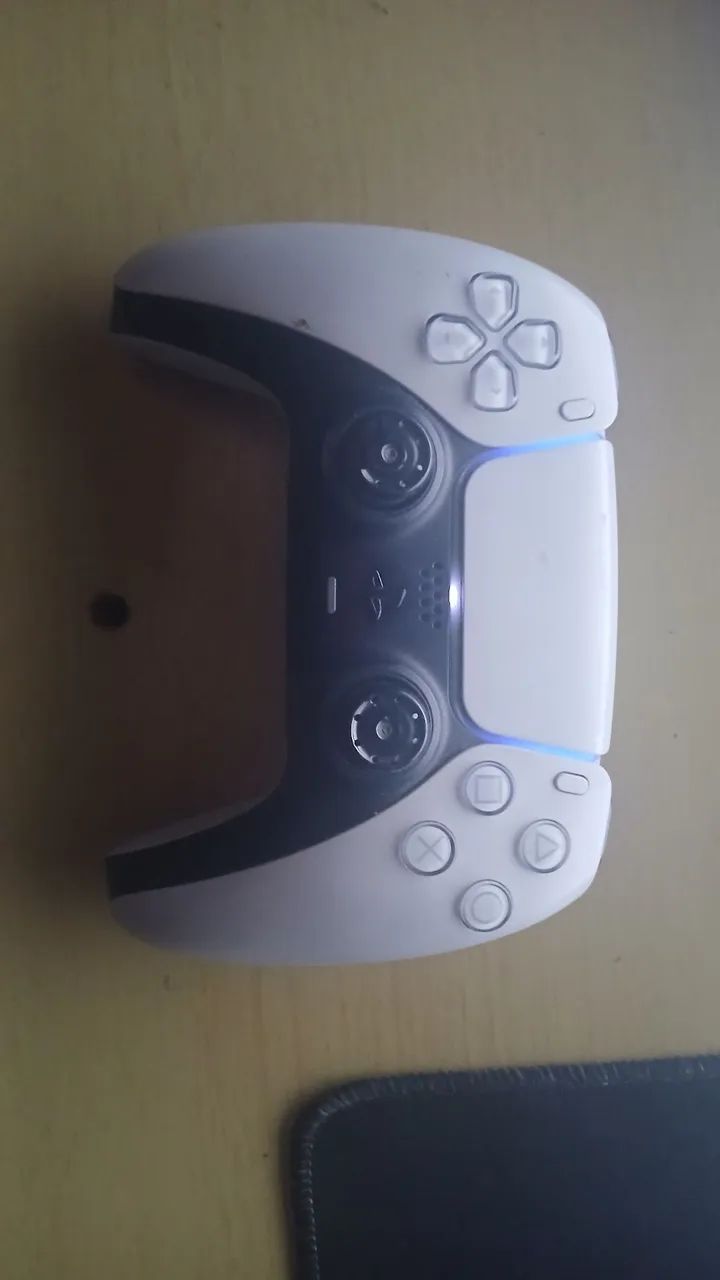 CONTROLE DE PS5 USADO!!!! ( 1 analógico quebrado ao meio mais funcionando normalmente ) - Foto 3