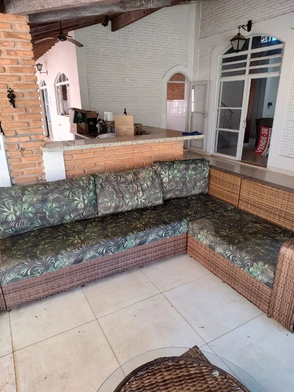 Jogo de Sofá de Canto em Junco Sintético + Mesa de Centro Giratória com Tampo de Vidro