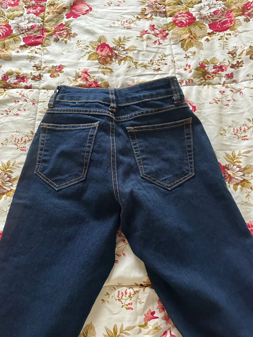 Calça feminina semi nova-  tamanho 36 P  - Foto 2
