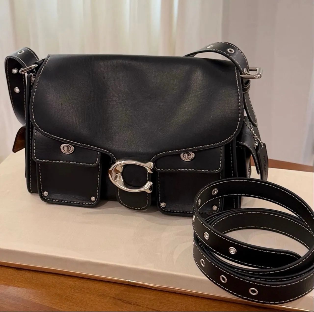 Bolsa Coach cargo turnlock preta (original) 