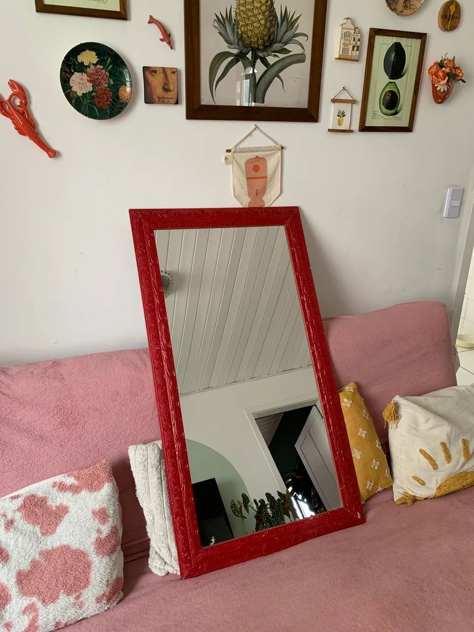 Espelho vermelho retangular 110x60