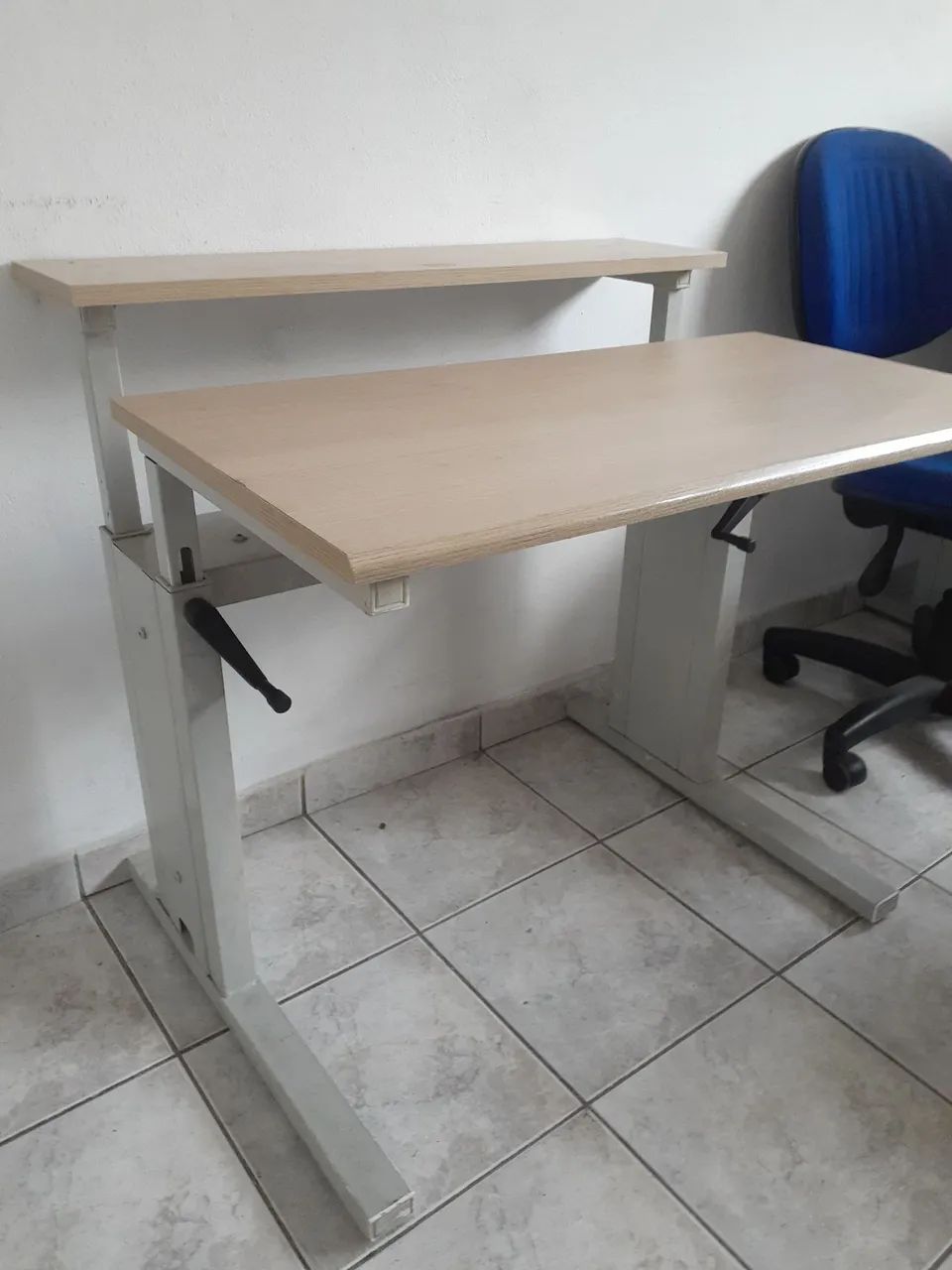 Mesa para computador regulável 