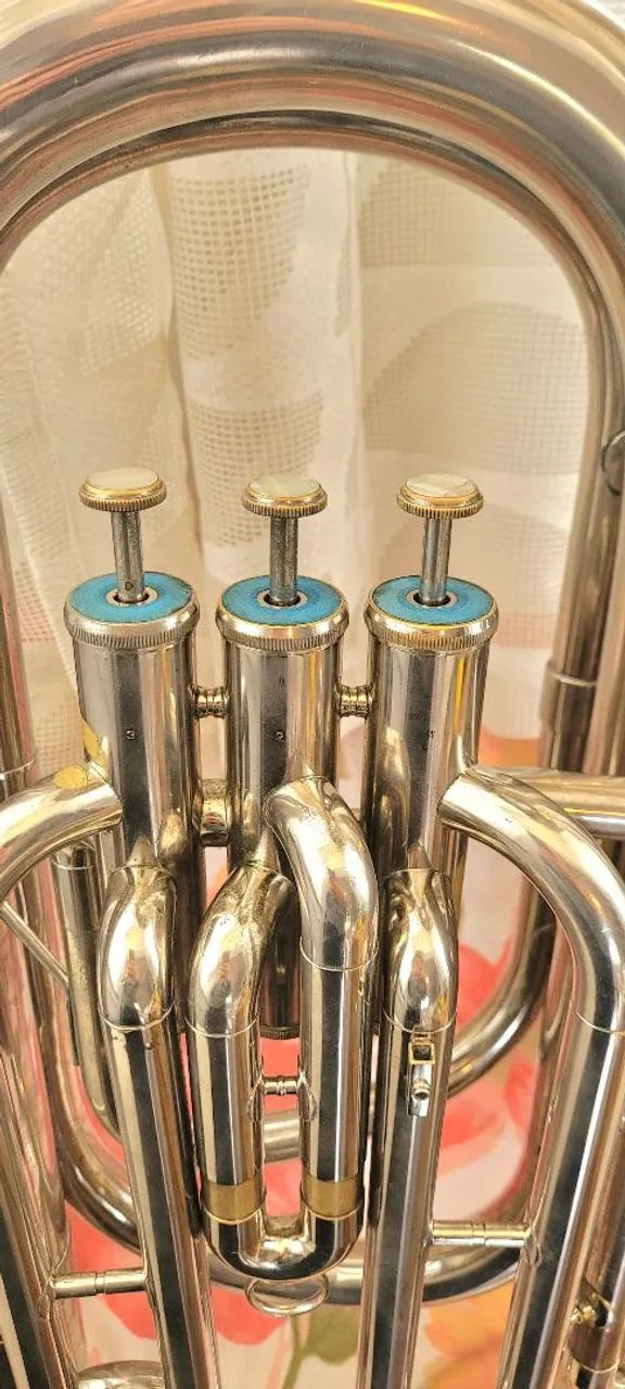 Tuba 4/4 Weril em dó - Foto 2
