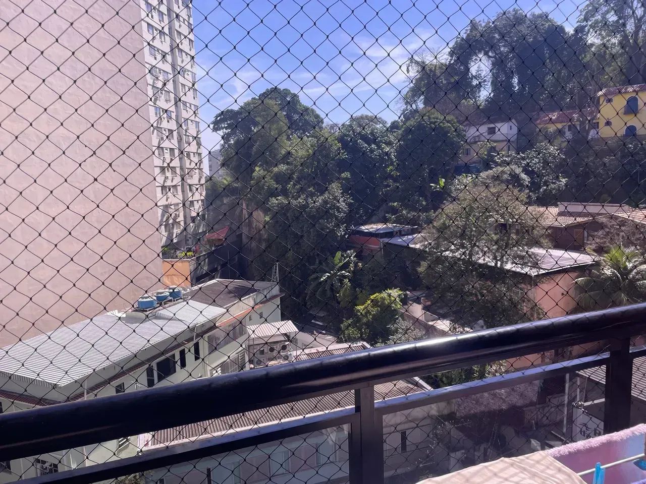 Excelente Preço! 3 qtos com varanda e 2 vagas. Rua sem saida e arborizada. Predio silencio