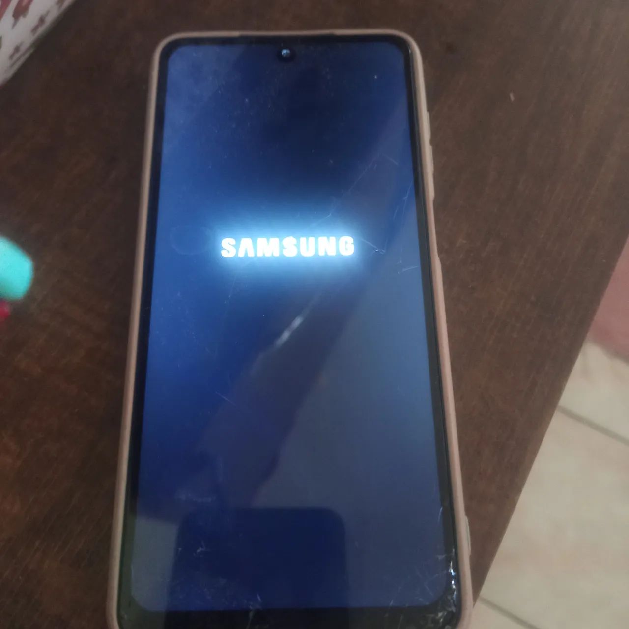 Celular Samsung para quem tem interesse de arrumar arrumar  - Foto 2