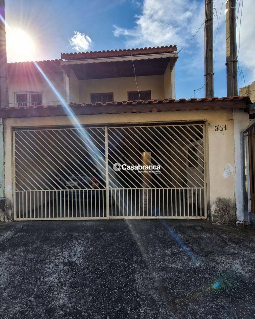 Sobrado para comprar com 4 quartos e edícula, no bairro Jardim Atílio Silvano, na cidade d