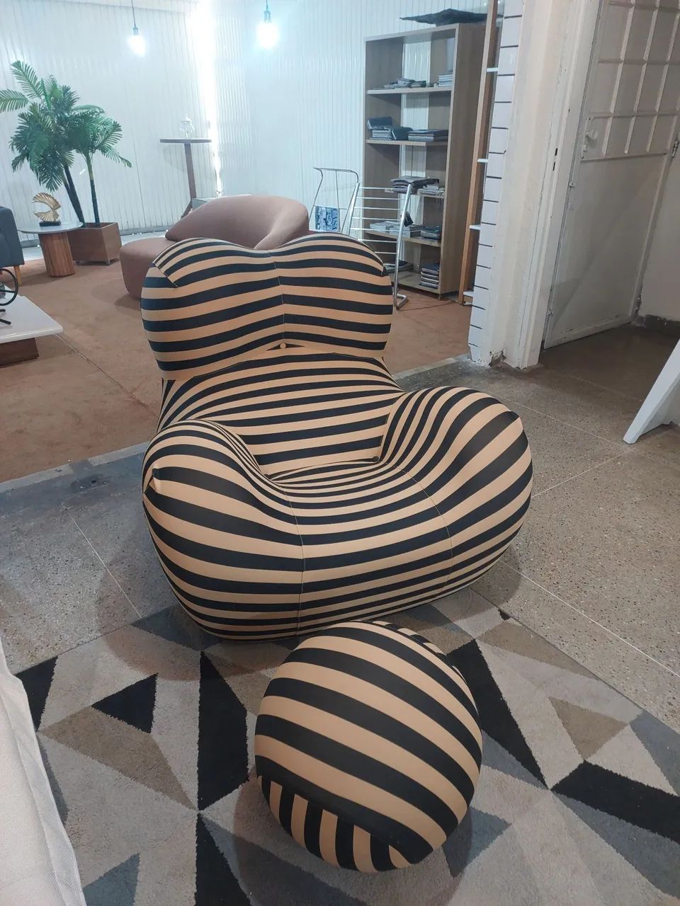 Poltrona Up  Orgânica  (Peça Única)