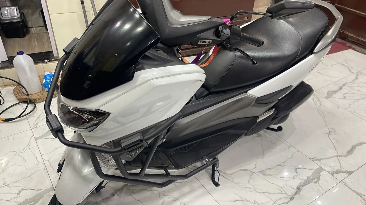 Nmax 160 quitada com baixa quilometragem  - Foto 3