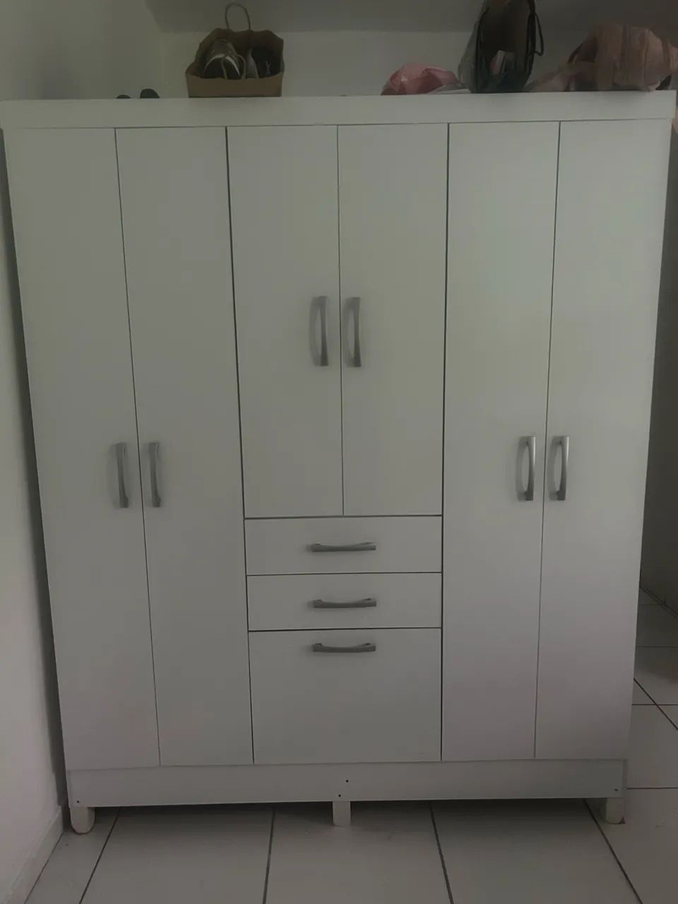 Vende se guarda roupa solteiro 