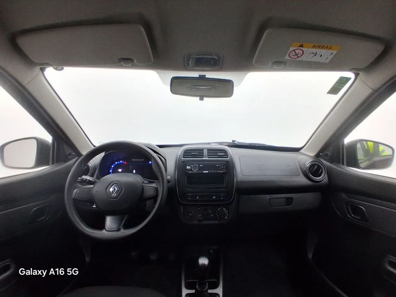 Renault Kwid 1.0 Zen, foto 15 de 18