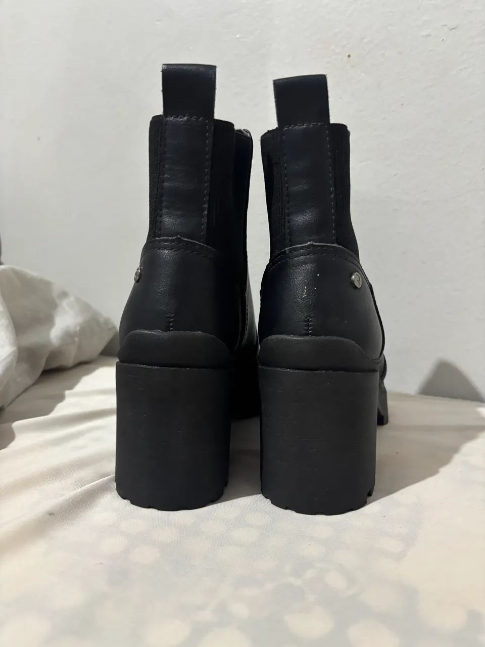 Bota preta de salto em ótimo estado ! Por 59,99 - Foto 4