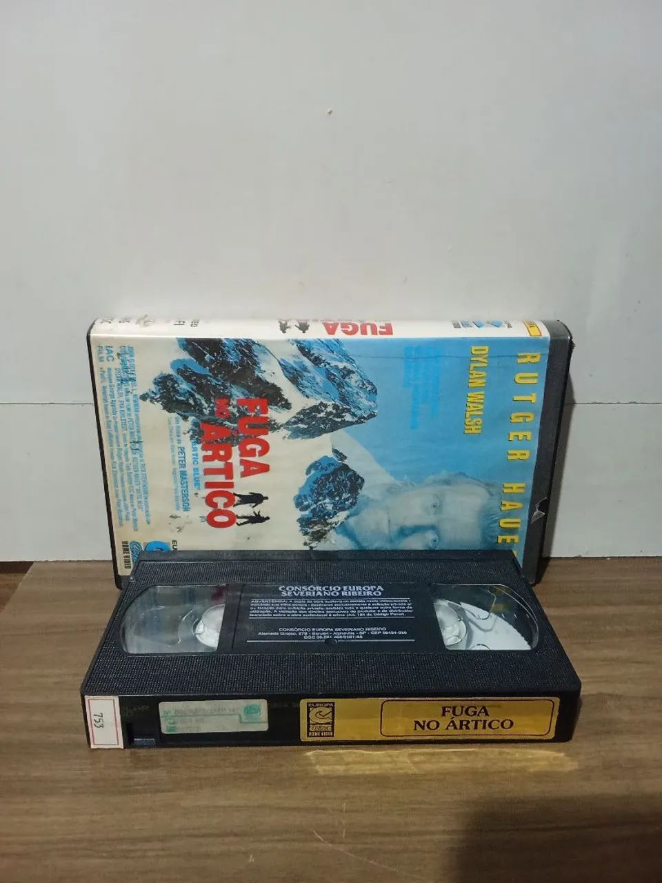 Vhs filme fuga no ártico (legendado) - Foto 3