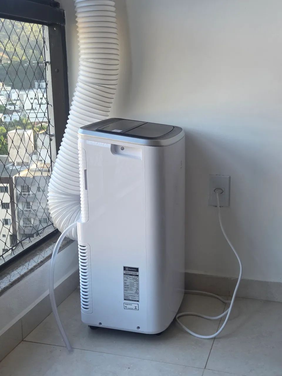 Ar condicionado portátil Electrolux portátil 12 mil BTUs pouquíssimo uso 127V - Foto 5