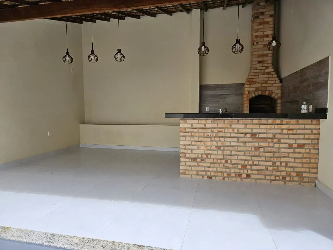 Casa em condomínio com 03 quartos  e piscina e churrasqueira - Foto 2