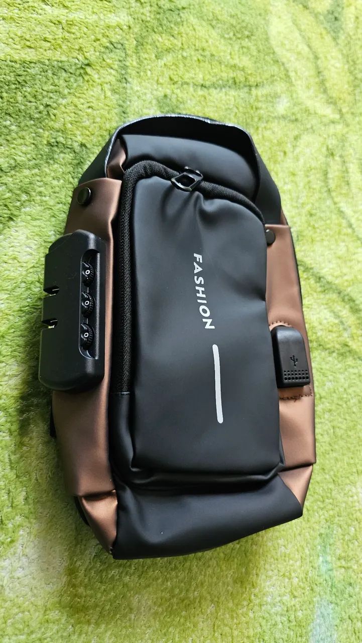 Mochila esporte de lado com cadeado segredo  - Foto 3