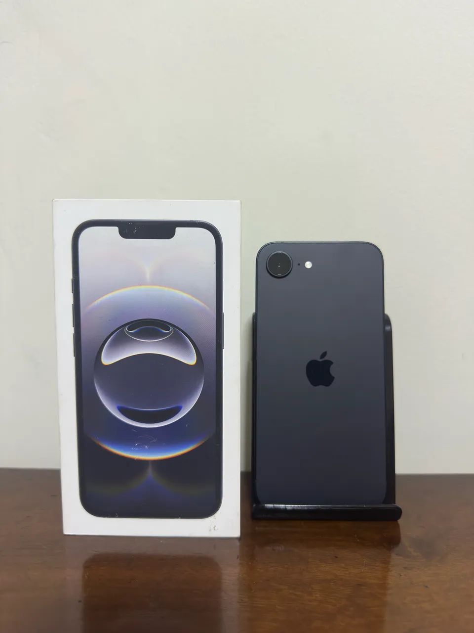 iPhone 16e 128gb preto com garantia Apple  - Foto 4