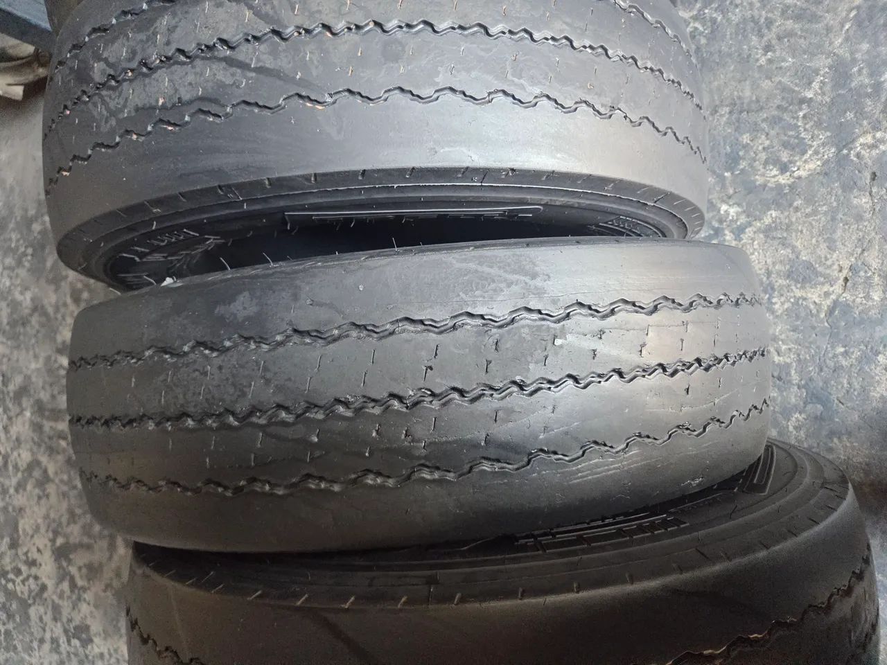 Pneus 215/75 17.5 - Foto 2