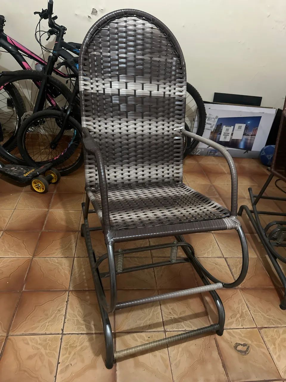Cadeira de balanço nova