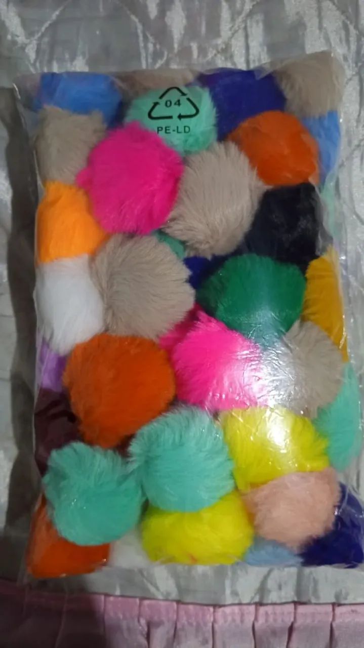 Pacote de pompom 7cm 60unidades