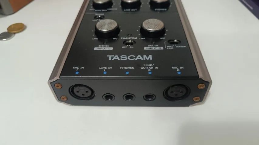 Interface de Áudio TASCAM US 144 MKII