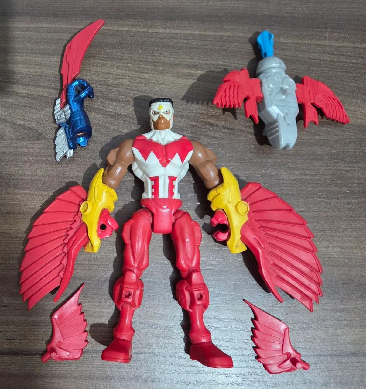 Boneco Marveo Super Hero Mashers Falcão 