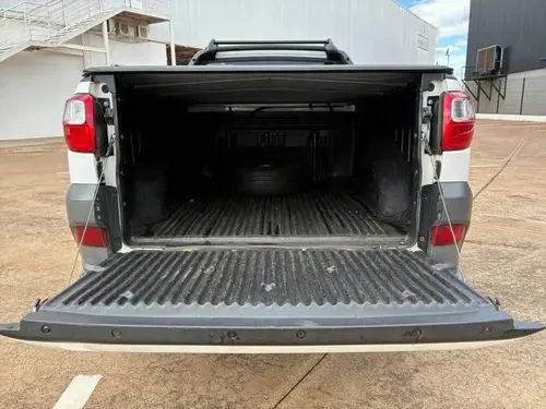 Fiat Strada Working Hard 1.4 Fire Flex 8V CS 2017 - Foto 2