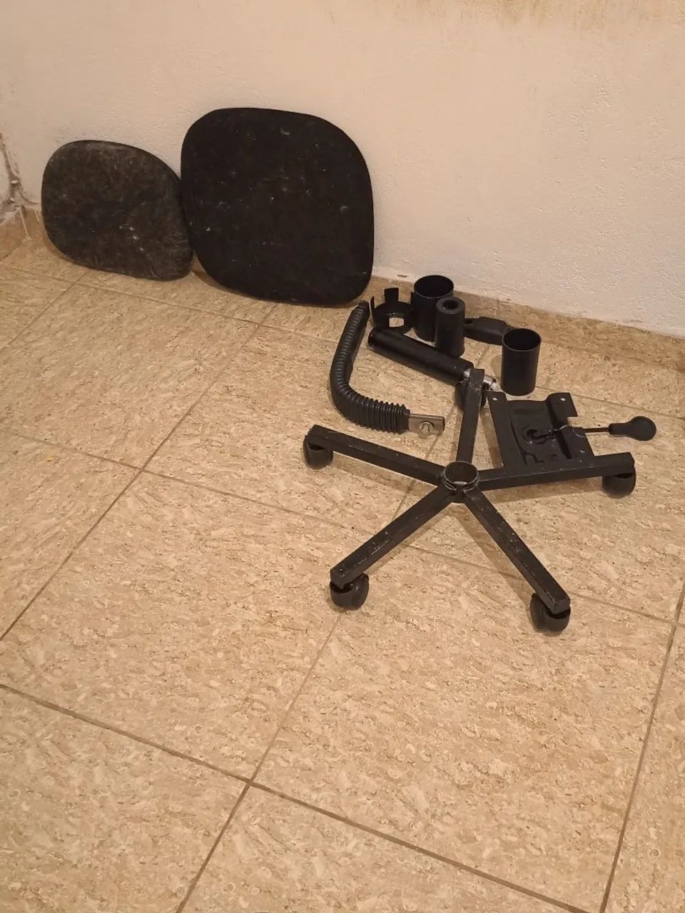 Cadeira de escritório com rodinhas 