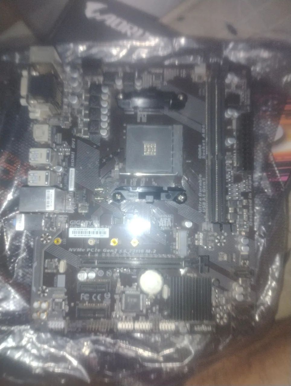 Placa mãe a320 s2h CF gigabyte 
